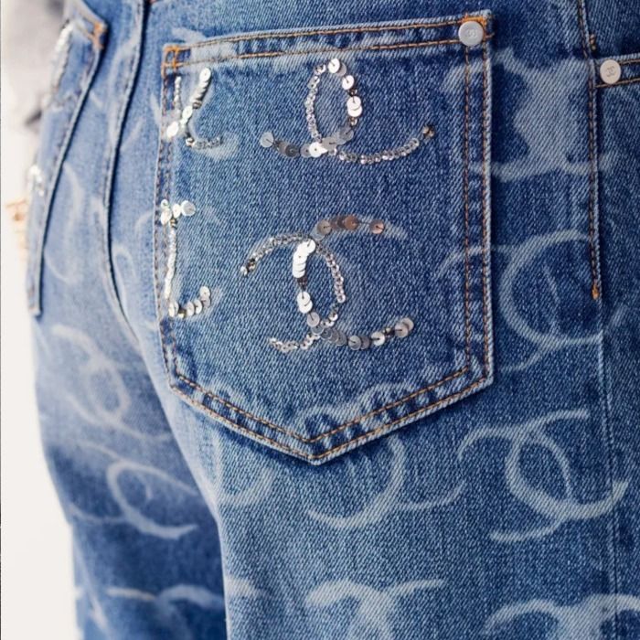 CHANEL シャネル 本物23SSP 幻 ロゴマーク ワイドデニム　国内5点 org.jpg