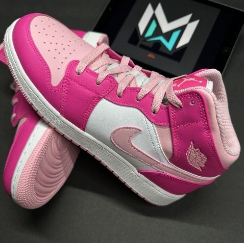 Nike Air Jordan 1 Mid cut Fierce Pink FD8780-116 (Nike/スニーカー Nike Air Jordan 1 Mid cut Fierce Pink FD8780-116 (Nike/スニーカー