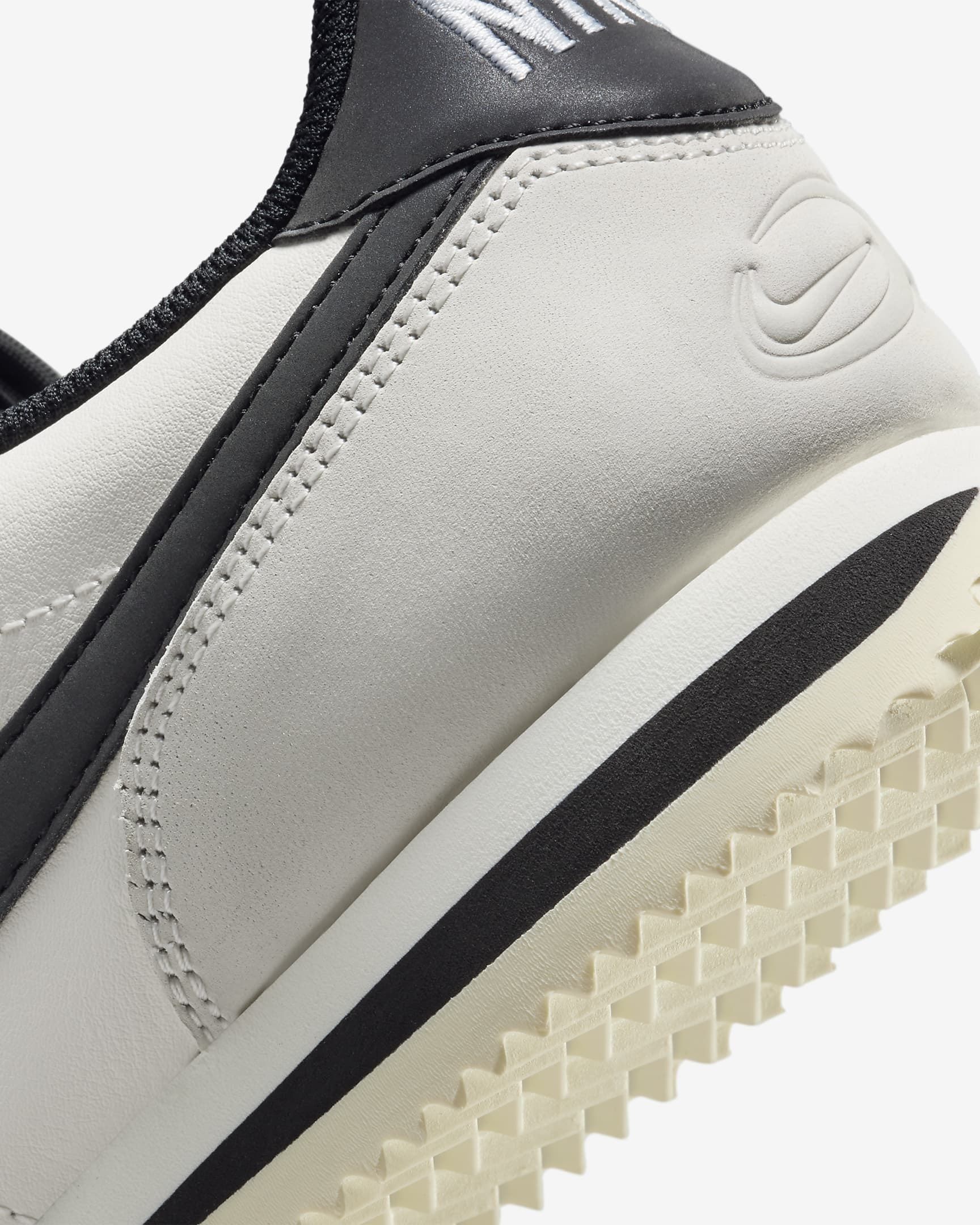 メンズ/関税＆送料無料/ナイキ/Nike Cortez/コルテッツ/24-30CM 完売必須 NIKE CORTEZ SE コルテッツ 国内発送 早い者勝ち (Nike