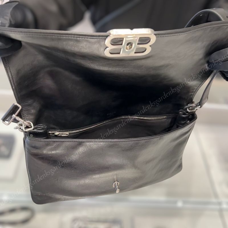 即納！BALENCIAGA BB SOFT ラージフラップバッグ ストラップ付