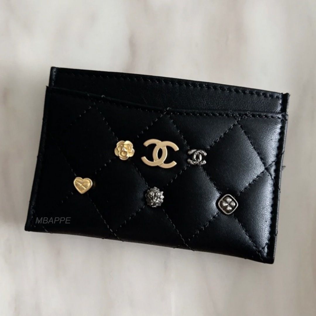 可愛いミニ財布☆【CHANEL】ジップ カードケース 24K◇淡色がかわいい◇CHANEL カードケース ミニ財布 (CHANEL