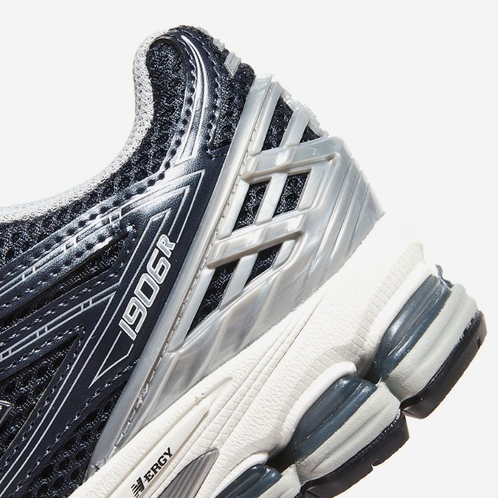 [ニューバランス] NEW BALANCE M1906RCA スニーカー☆送料込☆ 関税込☆New Balance☆New balance x GANNNI☆M1906RGA☆22-25cm