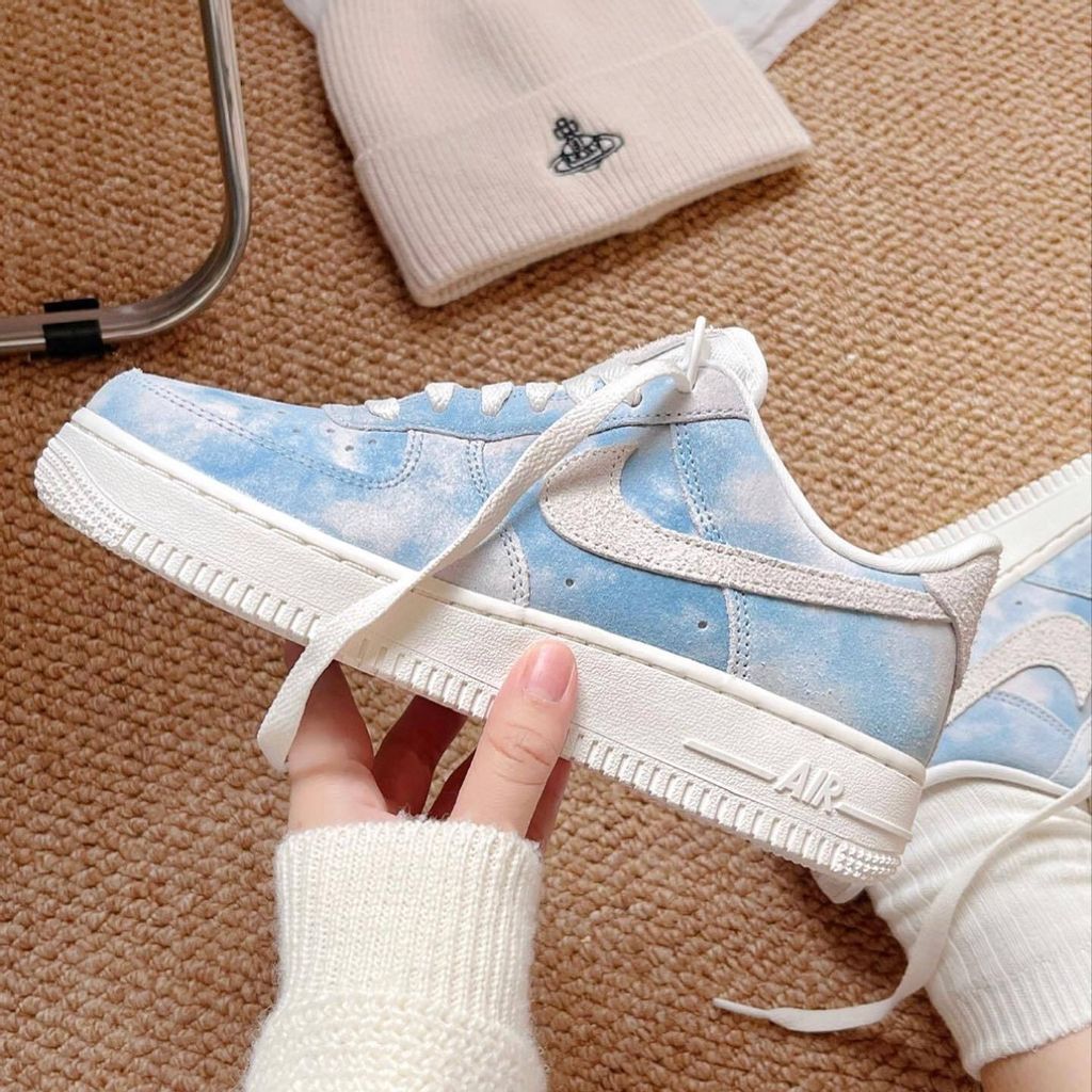 ◆正規品◆NIKE AIR FOOTSCAPE ICE BLUE(W)◆関税/送料込◆人気 Nike エアフォース Air Force 1 '07 Clouds Blue ユニセックス
