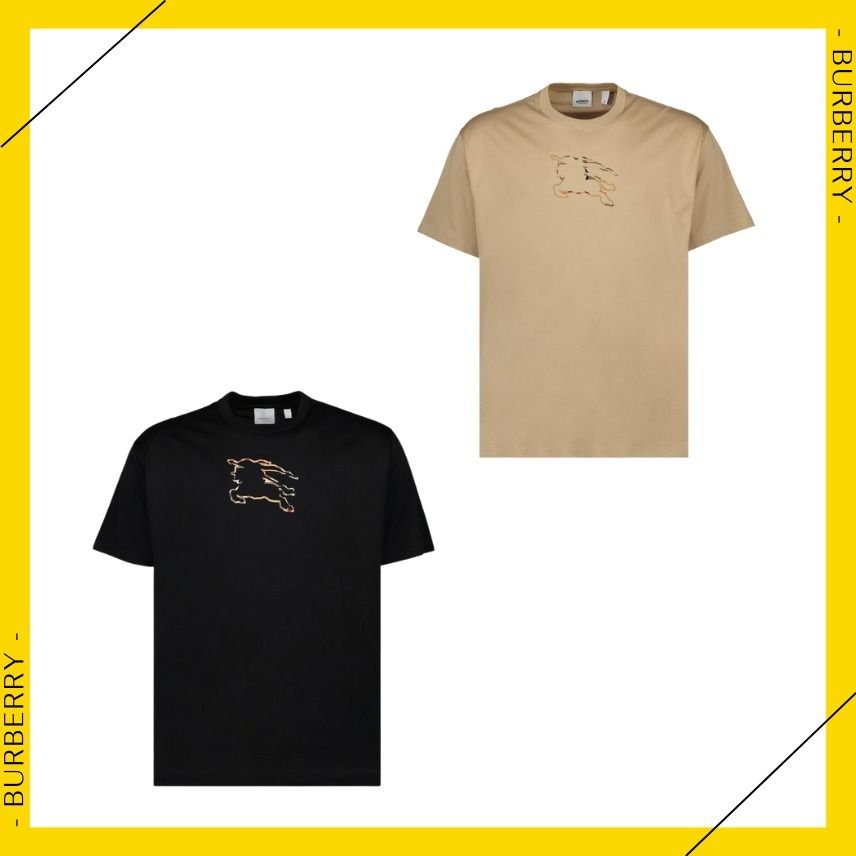 黒財布ベルトリングバッグキャップ靴にバーバリーロゴTシャツ