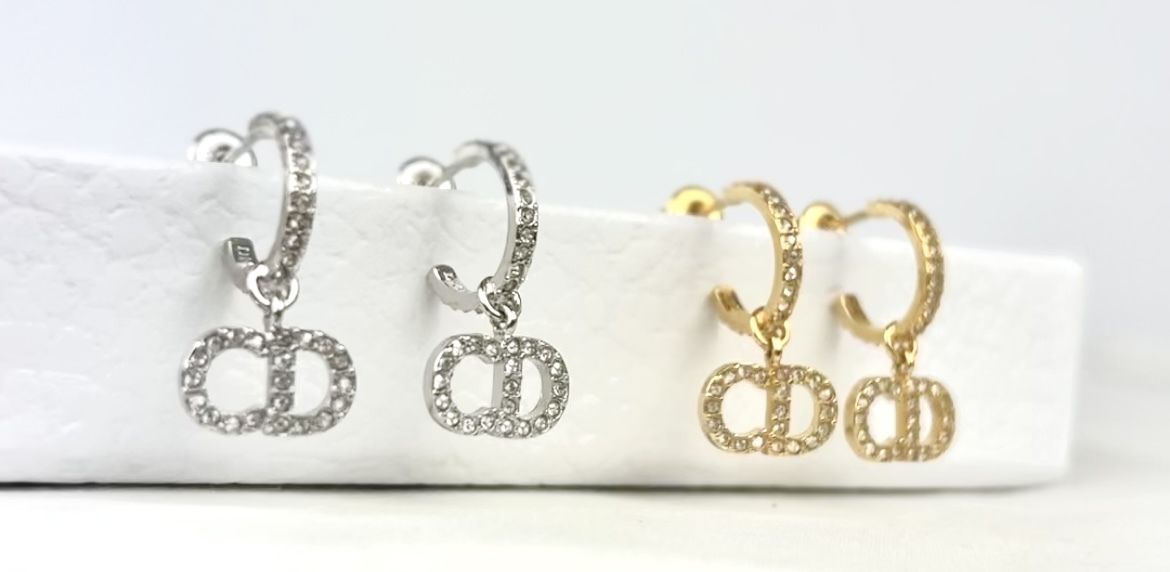 すぐ届く Dior ディオール CLAIR D LUNE ピアス Christian Dior ディオール Clair D Lune ピアス