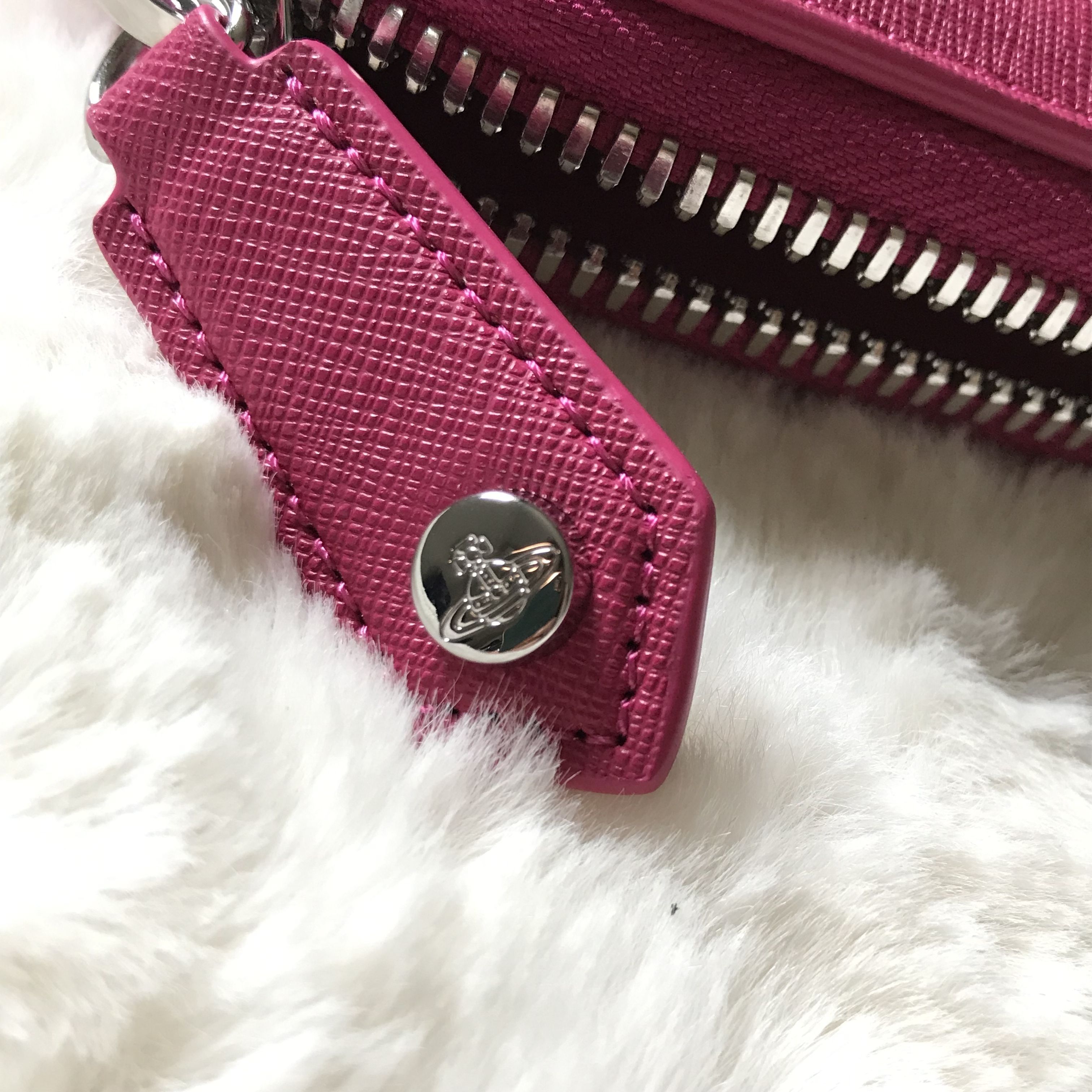 国内発送◆3カラー Vivienne ハート型チェーンショルダーバッグ 国内発送】VivienneWestwood ハート チェーンショルダーバッグ