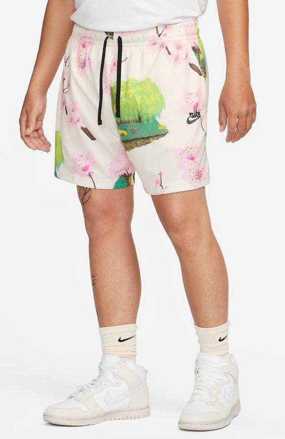 最新☆花柄ショートパンツ 話題沸騰中☆Nike Club☆選べる3色
