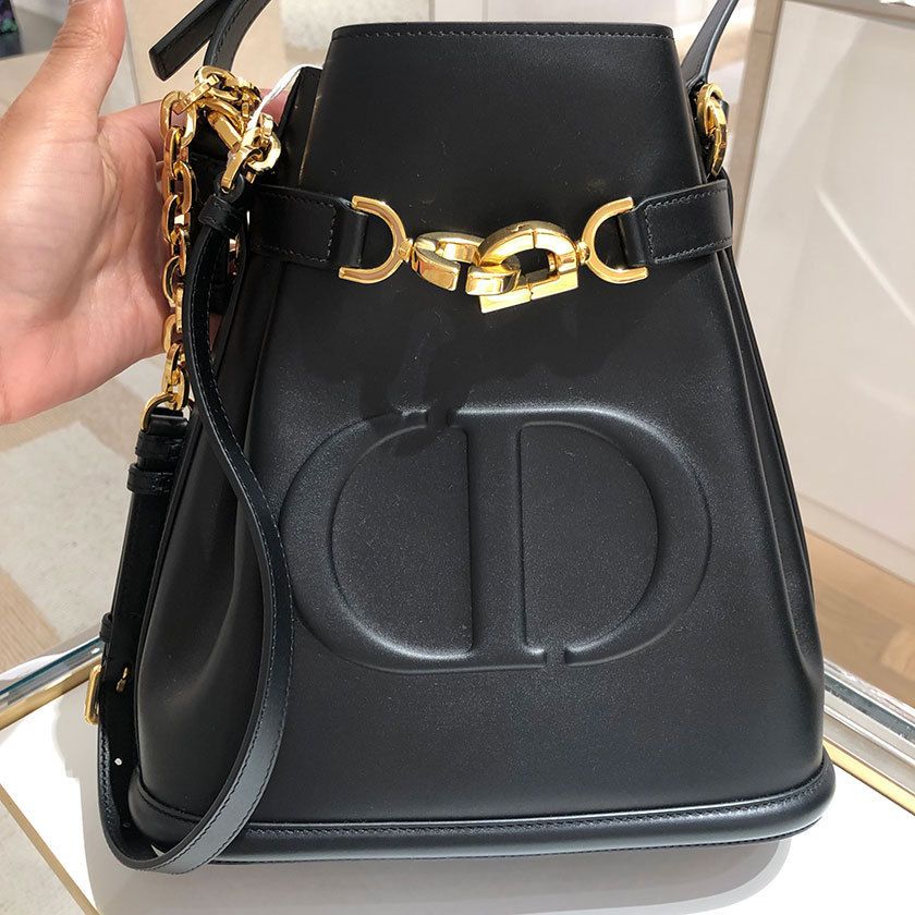 6万取引突破☆UPS速達便利用！【DIOR☆ディオール】バッグ