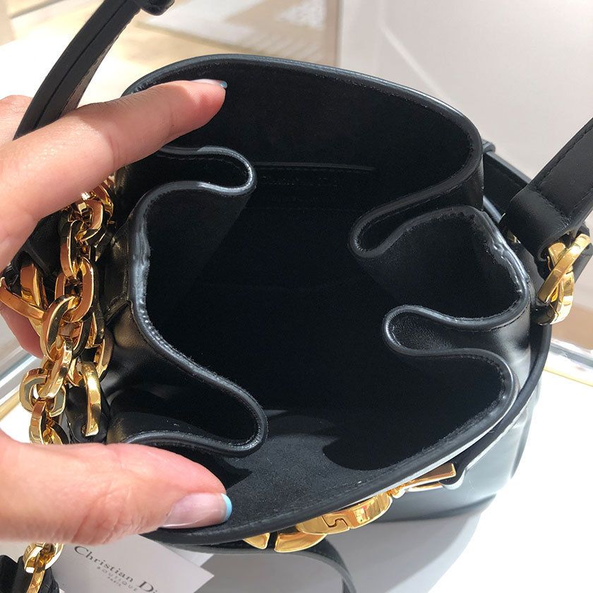 6万取引突破☆UPS速達便利用！【DIOR☆ディオール】バッグ