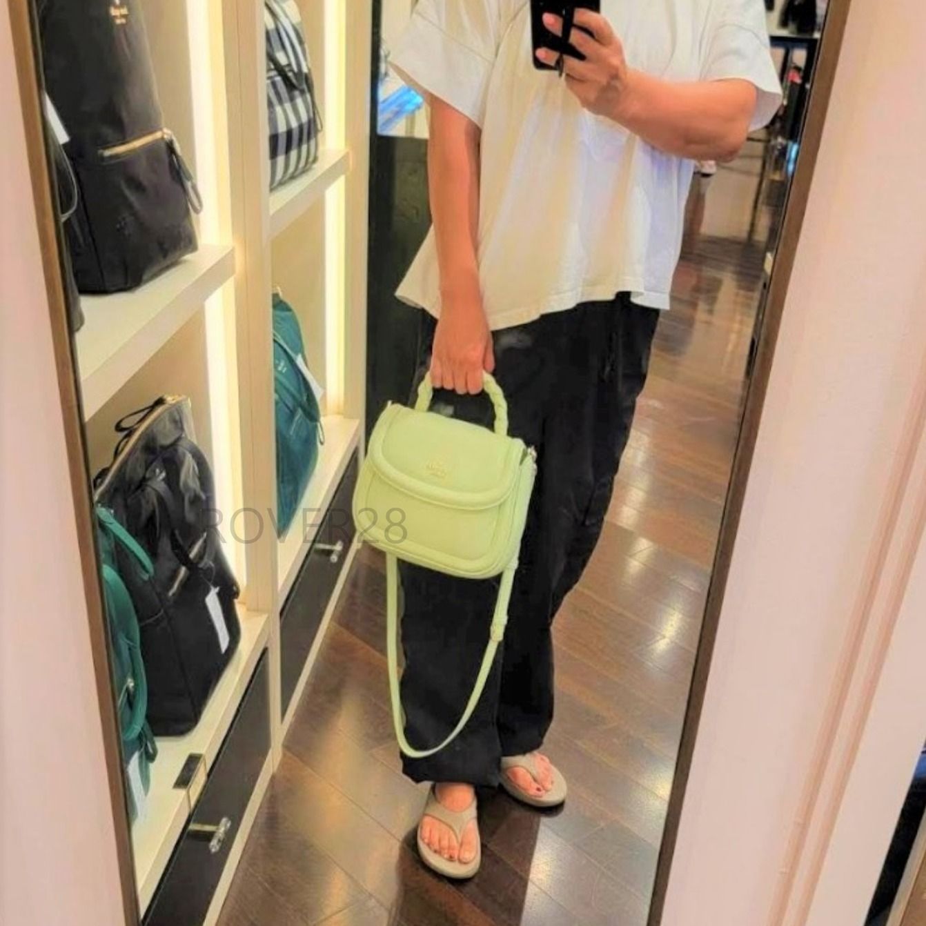 kate spade Puffy Top Handle クロスボディ フォルムがカワイイ kate spade Puffy Top Handle クロスボディ フォルムがカワイイ