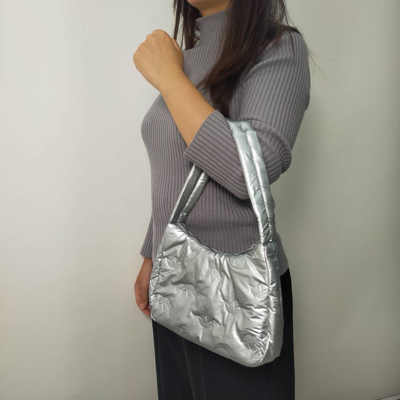◆大人気◆ADIDAS PUFFY SATIN MINI SHOULDER BAG◆送料無料◆ 人気 ☆ADIDAS☆ PUFFY SATIN MINI SHOULDER BAG (adidas