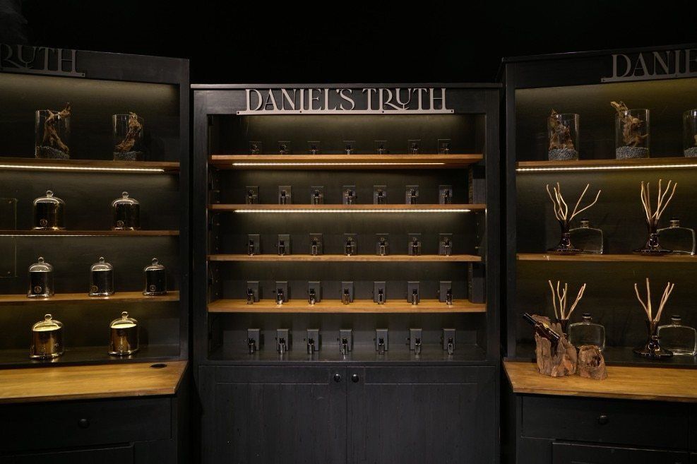 TXTスビン愛用 DANIELS TRUTH Oil Perfume Bomshell 10ml 正規品