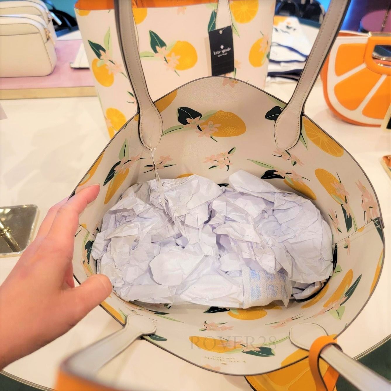 【kate spade】Orange Toss Printed Small リバーシブル トート kate spade】Orange Toss Printed Small リバーシブル トート