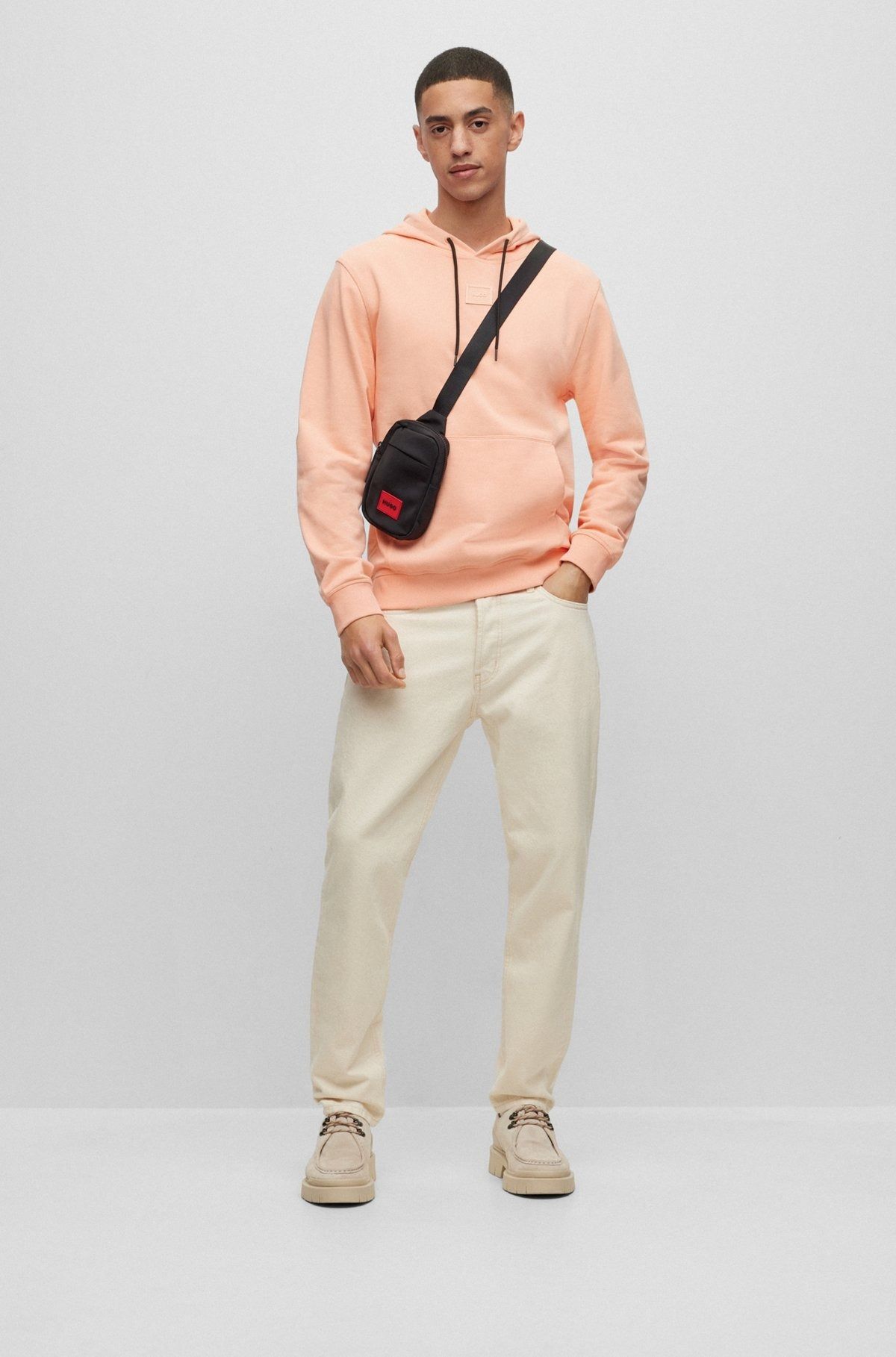 HUGO コットンテリー フーディ トーナルロゴパッチ HUGO コットンテリー フーディ トーナルロゴパッチ (Hugo Boss