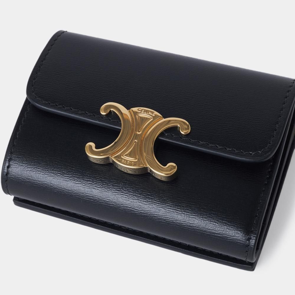 送料無料の商品 CELINE COMPACT WALLET TRIOMPHE SHINY CALFSKIN BLACK (CELINE 小物