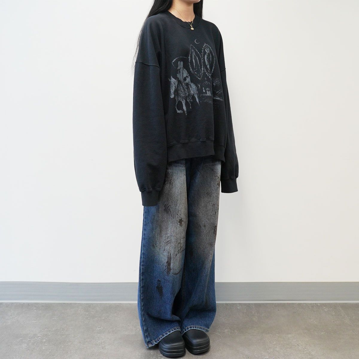 スウェット・トレーナー IONSEOUL Shadow washed over sweatshirt BJ108 IONSEOUL Shadow washed over sweatshirt BJ108 (IONSEOUL