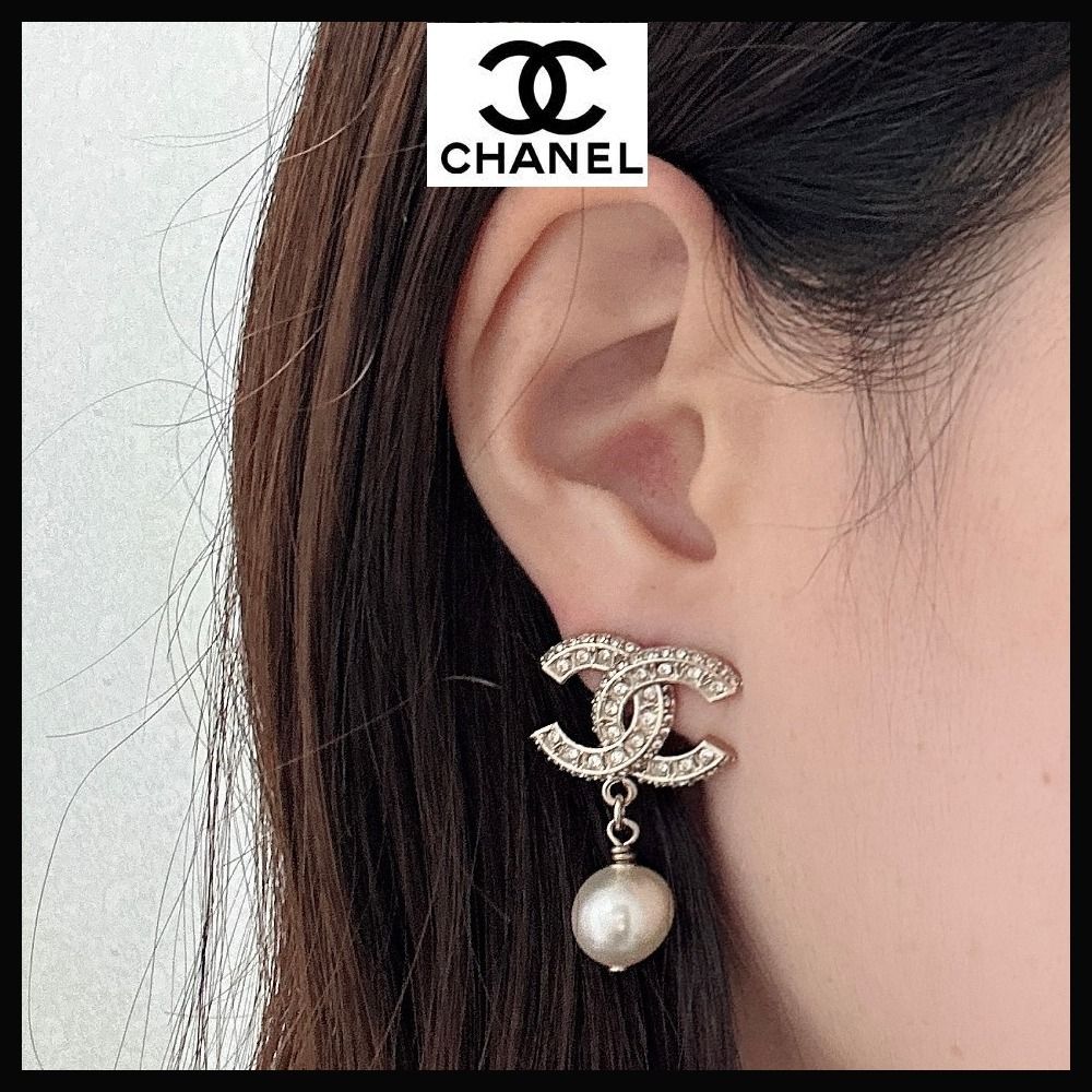 人気☆パールが揺れて可愛い【CHANEL】CCマークピアス (CHANEL/ピアス