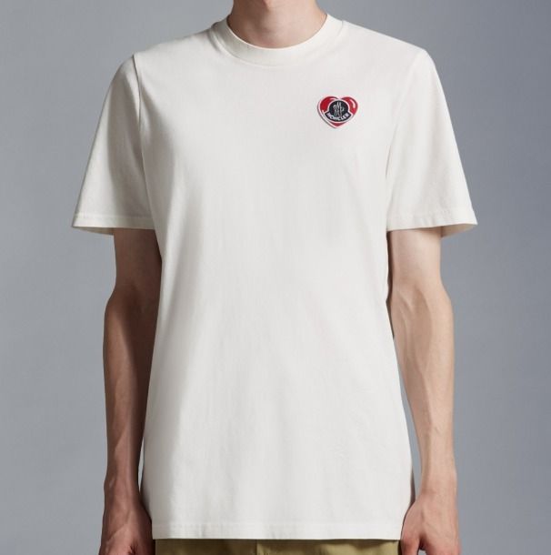 MONCLER 2023/24秋冬新作 ハートモチーフロゴパッチ付きTシャツ