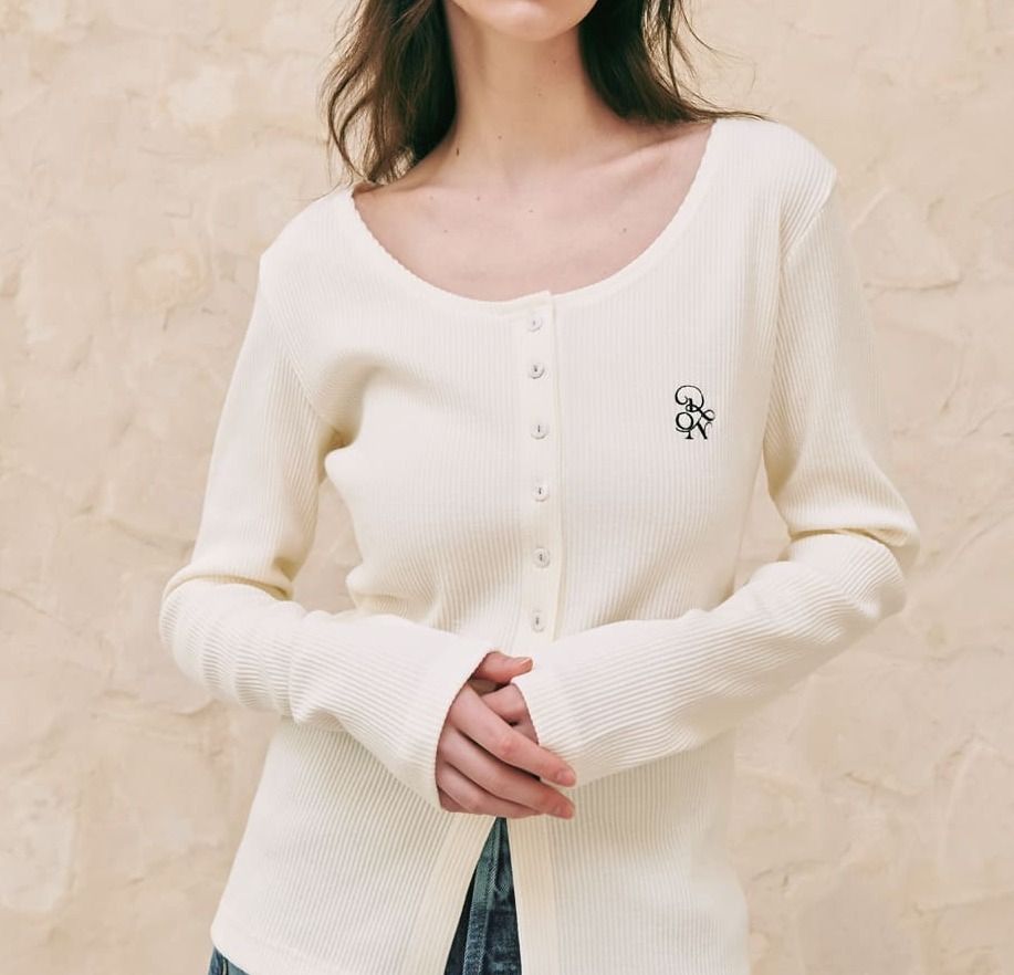 ☆韓国の人気☆【RONRON】☆SLIM BUTTON U NECK LONG SLEEV.E☆ ☆韓国の人気☆【RONRON】☆SLIM BUTTON U NECK LONG SLEEV.E