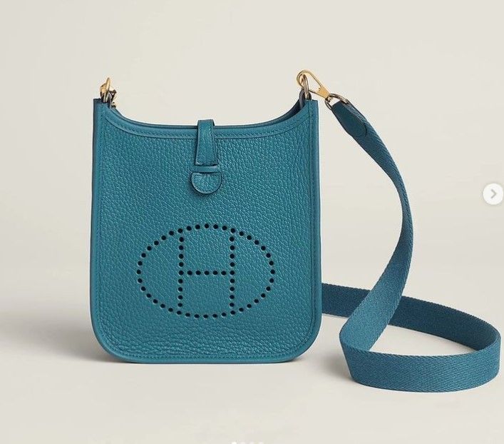 お洒落な色♡】HERMES エヴリン 16 ショルダーバッグ (HERMES