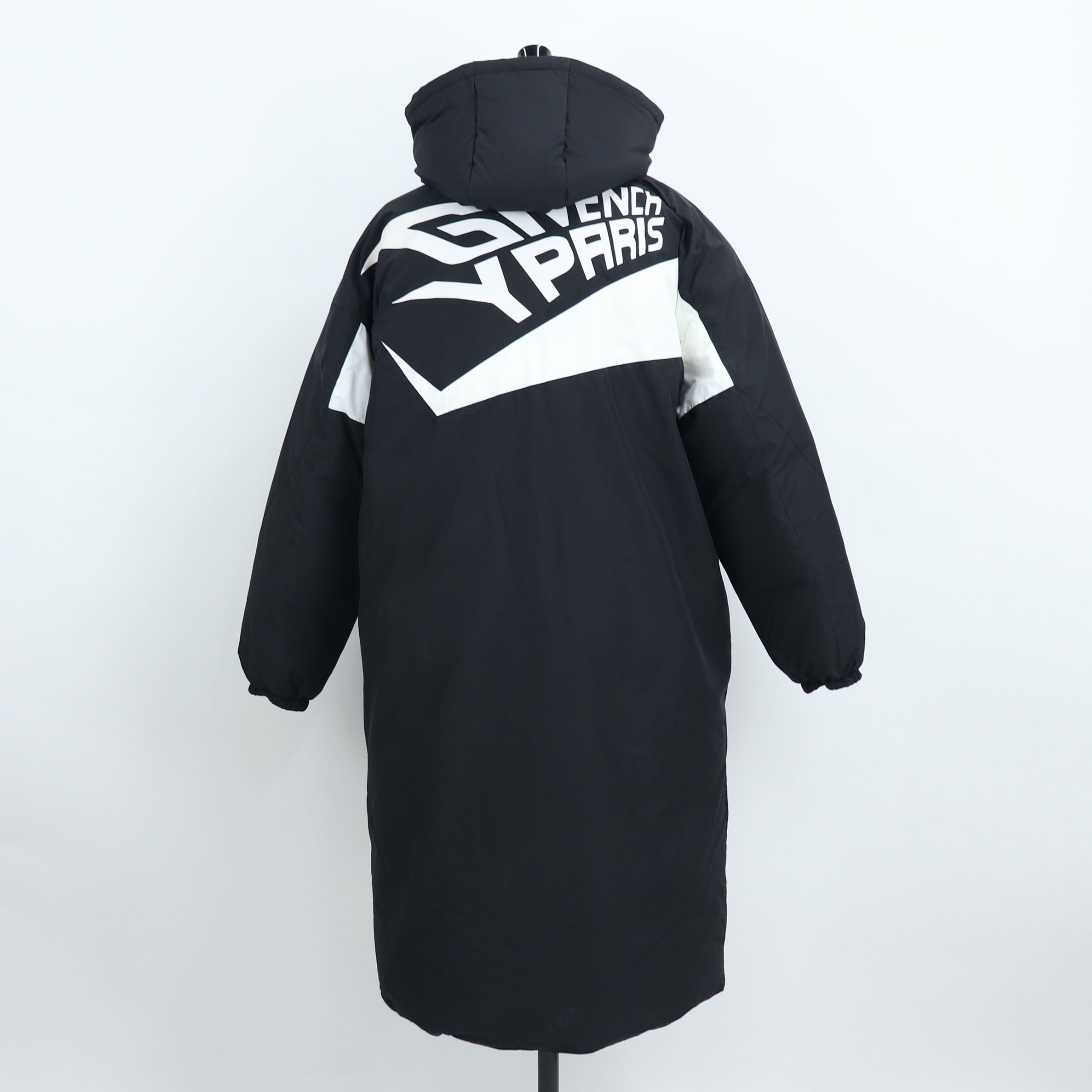 定価25万円超）givenchy コート