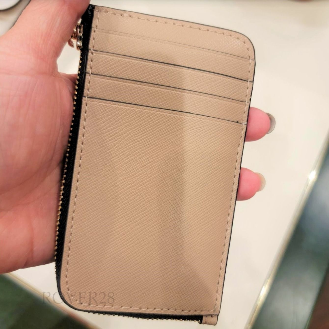 kate spade】Madison Top Zip Card Holder☆ 調度いいサイズ感
