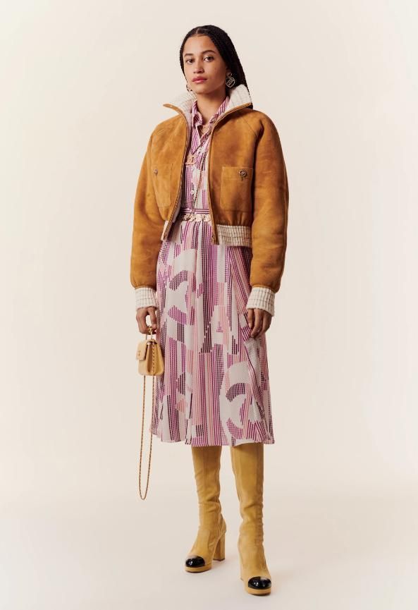 2023/24 AW◆送料込【CHANEL】ベルトゴールド＆クリスタルABB567 2023/24 AW◇送料込【CHANEL】ベルトゴールド＆クリスタルABB567