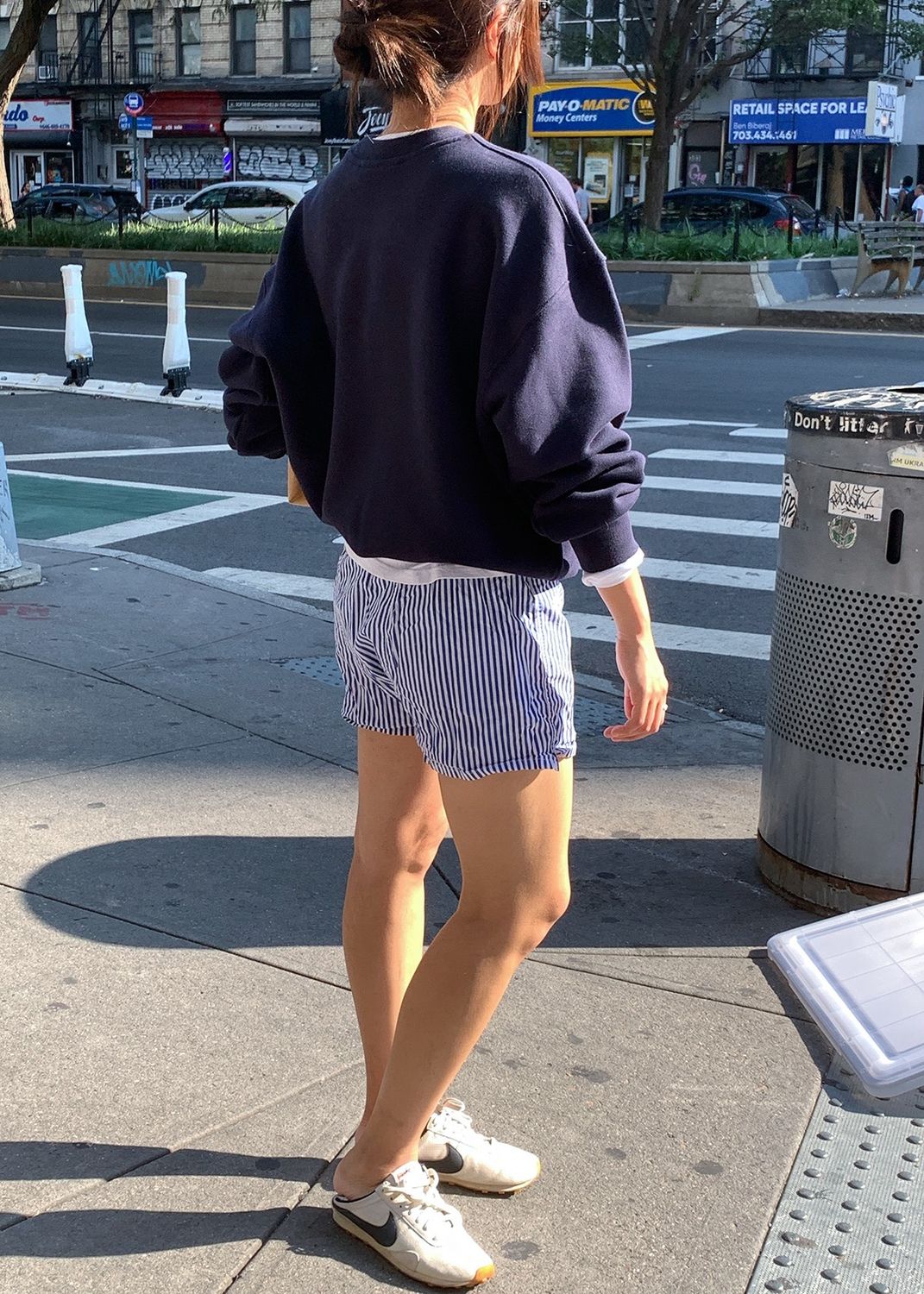 韓国 haag》a birthday sweatshirt(navy) ヘイグ スウェット (haag 