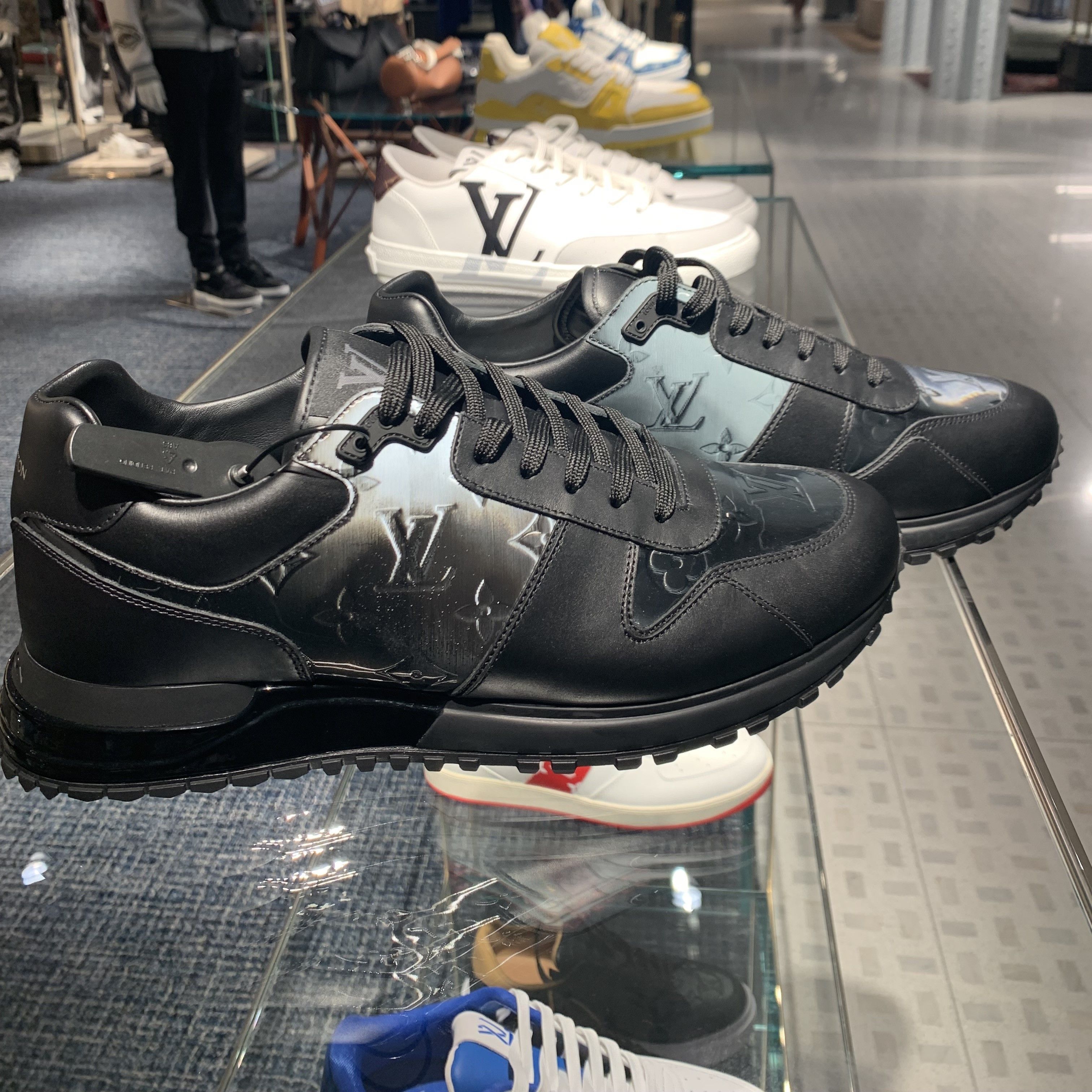 LOUISVUITTON ランナウェイ・ライン スニーカー (Louis Vuitton