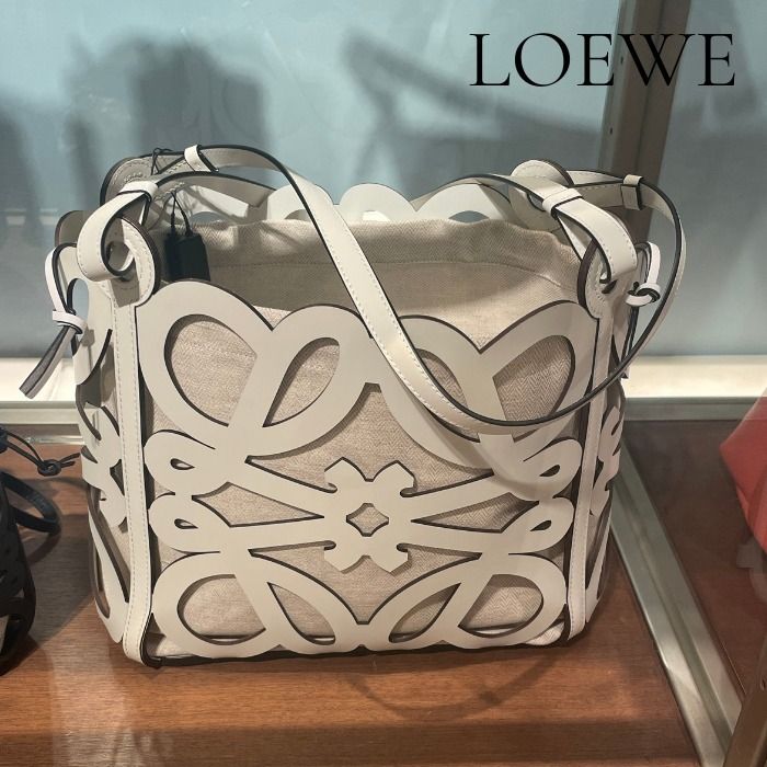 LOEWE ロエベ アナグラム　ポシェット ショルダーバッグ