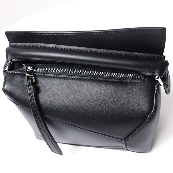 LOEWE ロエベ ショルダー クロスボディバッグ パズルエッジ 本革
