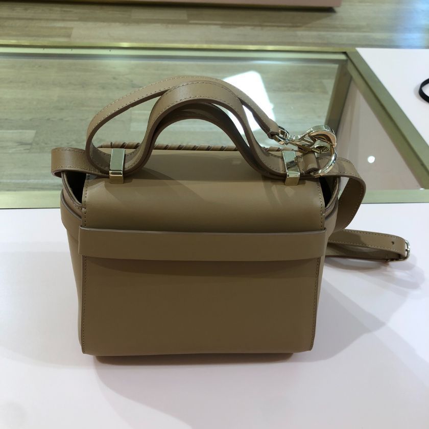 6万取引突破☆UPS速達便！【CHLOE☆クロエ】ショルダーバッグ