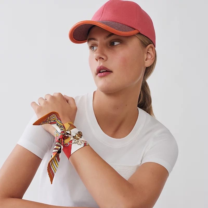 コーデやバッグにも♪】☆エルメス☆ツイリースカーフ (HERMES コーデやバッグにも♪】☆エルメス☆ツイリースカーフ (HERMES