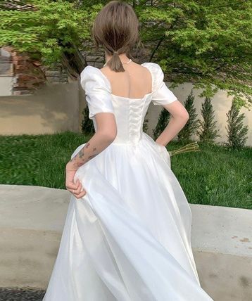 ウェディングドレス ドレス 半袖 無地 ロング丈 上品 結婚式 ウェディングドレス ドレス 半袖 無地 ロング丈 上品 結婚式