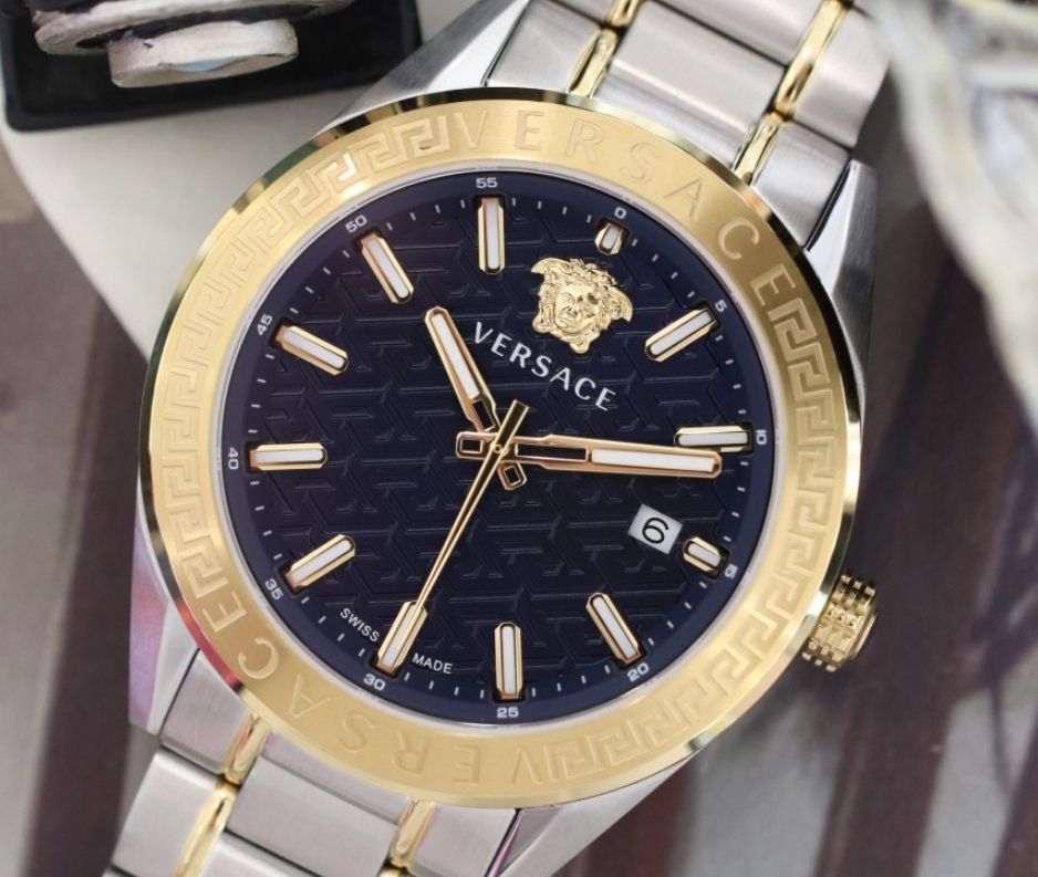 VERSACE☆V-CODE メンズメタル腕時計 VE6A00523 (VERSACE