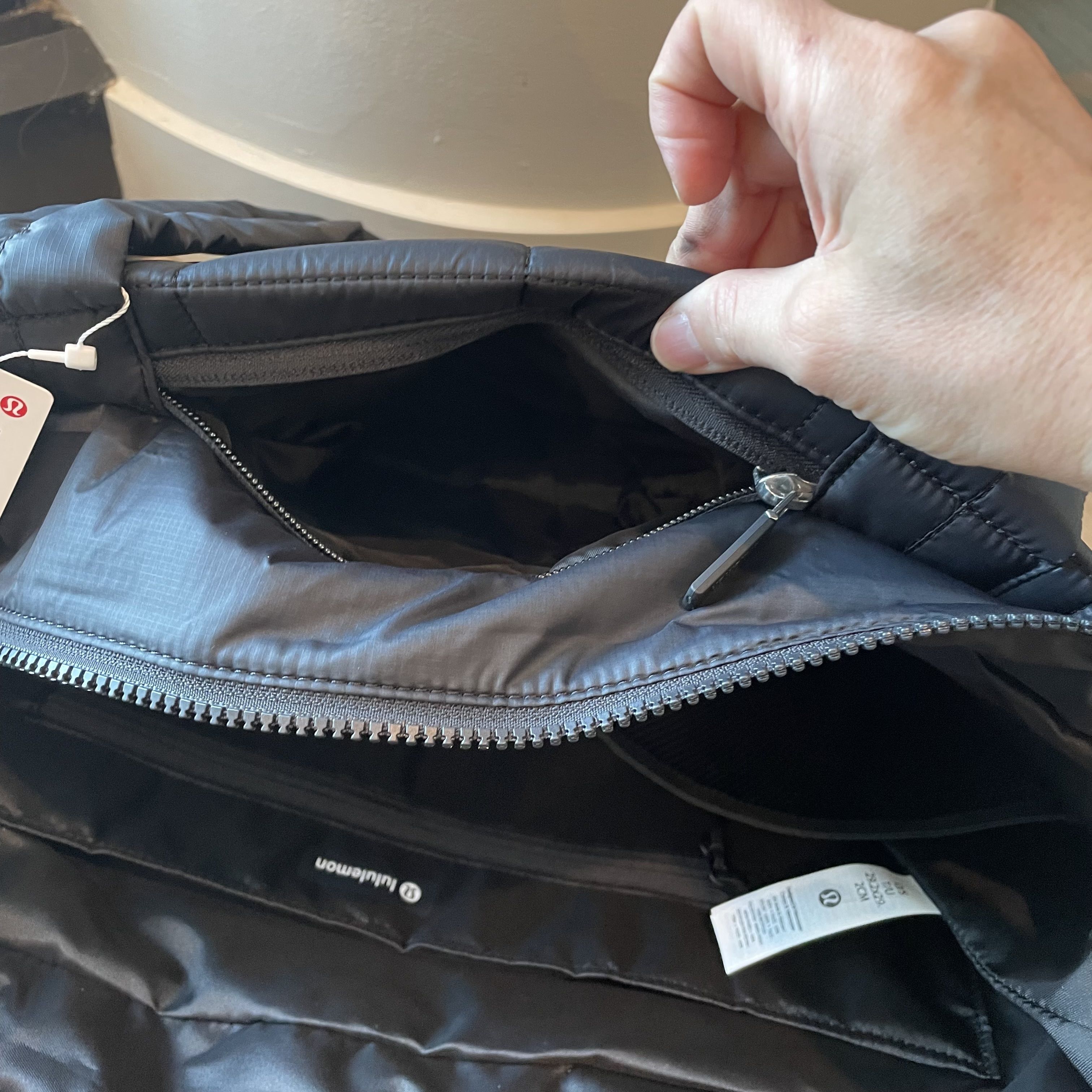 ルルレモントートマザーズバッグに（直営店） ルルレモントートマザーズバッグに（直営店） (lululemon