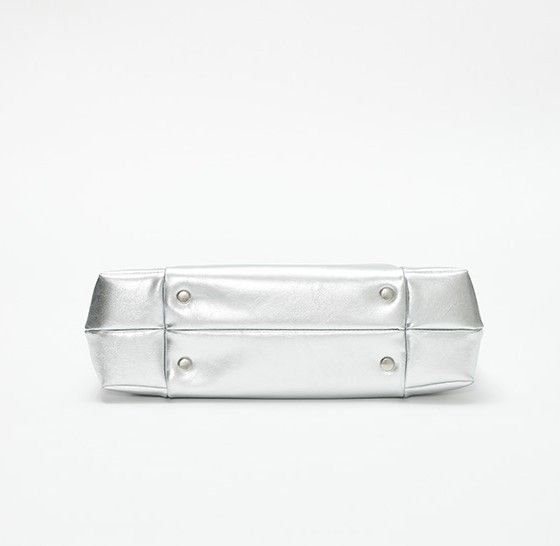 OSTKAKA ★ KNOT WAVE SILVER [正規品/関税込] OSTKAKA ☆ KNOT WAVE SILVER [正規品/関税込] (OSTKAKA/トート