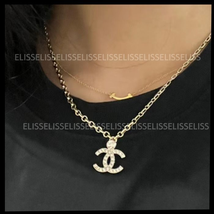 シルバーの上品な輝き♡】CHANELロゴネックレス (CHANEL