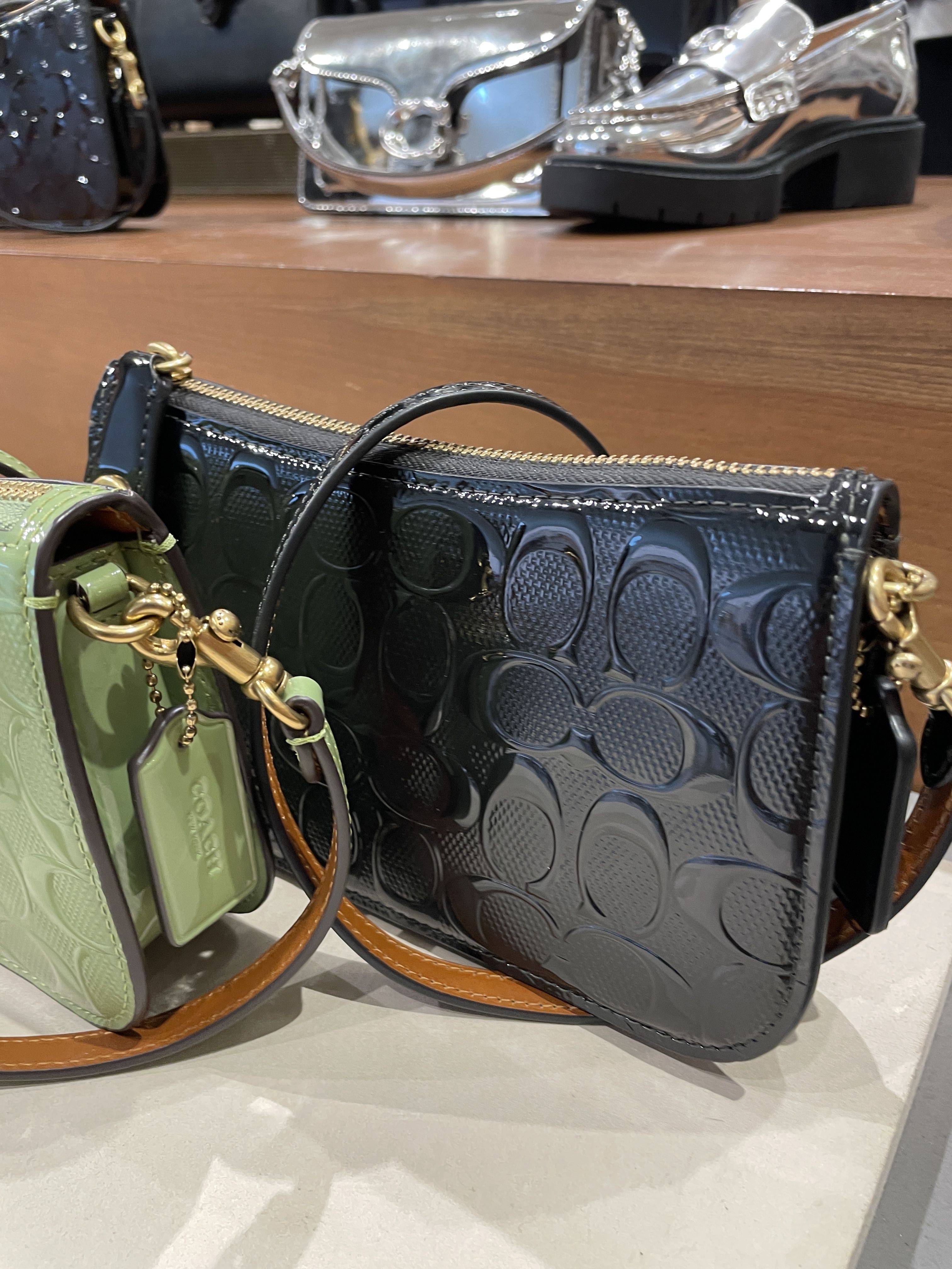 COACH ペン ショルダー バッグ・シグネチャー レザー CM552