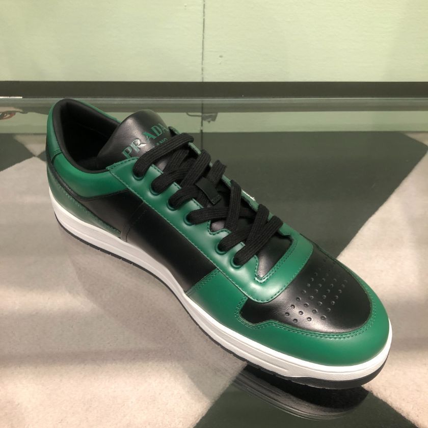 6万取引突破★UPS速達便利用！【PRADA】2EE364_スニーカー 6万取引突破☆UPS速達便利用！【PRADA】2EE364_スニーカー