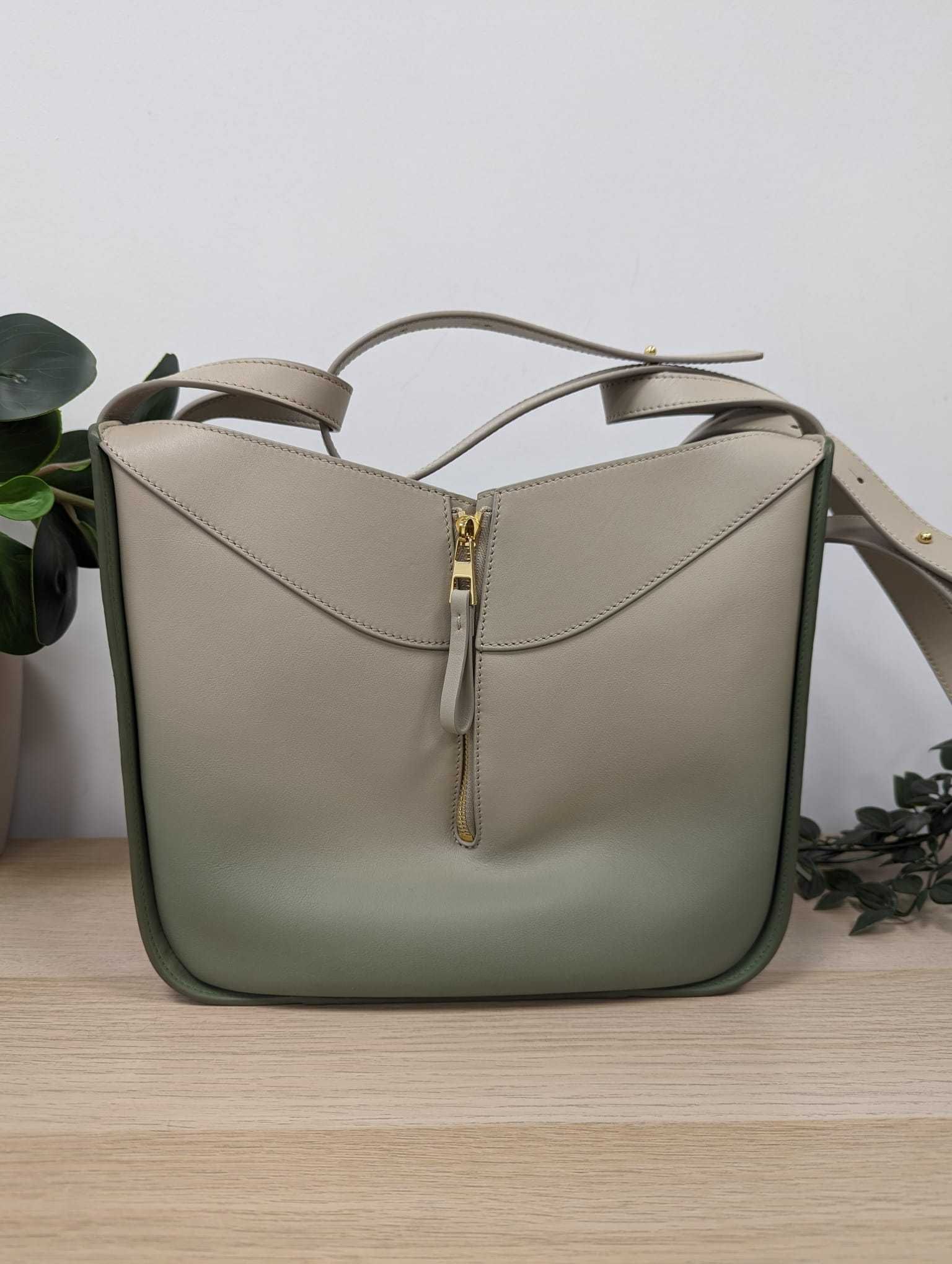6万取引突破★UPS速達便利用！【LOEWE】A538H13X26_ハンモック 6万取引突破☆UPS速達便利用！【LOEWE☆ロエベ】B314278X01