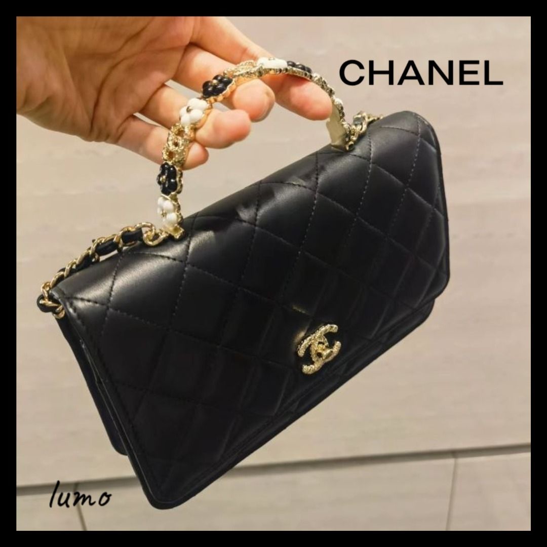 カメリアハンドルに注目＞◇CHANEL◇フラップ フォン ケース (CHANEL