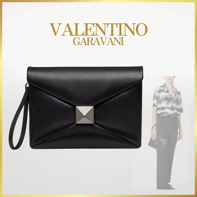 VALENTINO 限定 スタッズ クラッチ バッグ MADE IN ITALY VALENTINO - VALENTINO ロック スタッズ クラッチバッグの通販