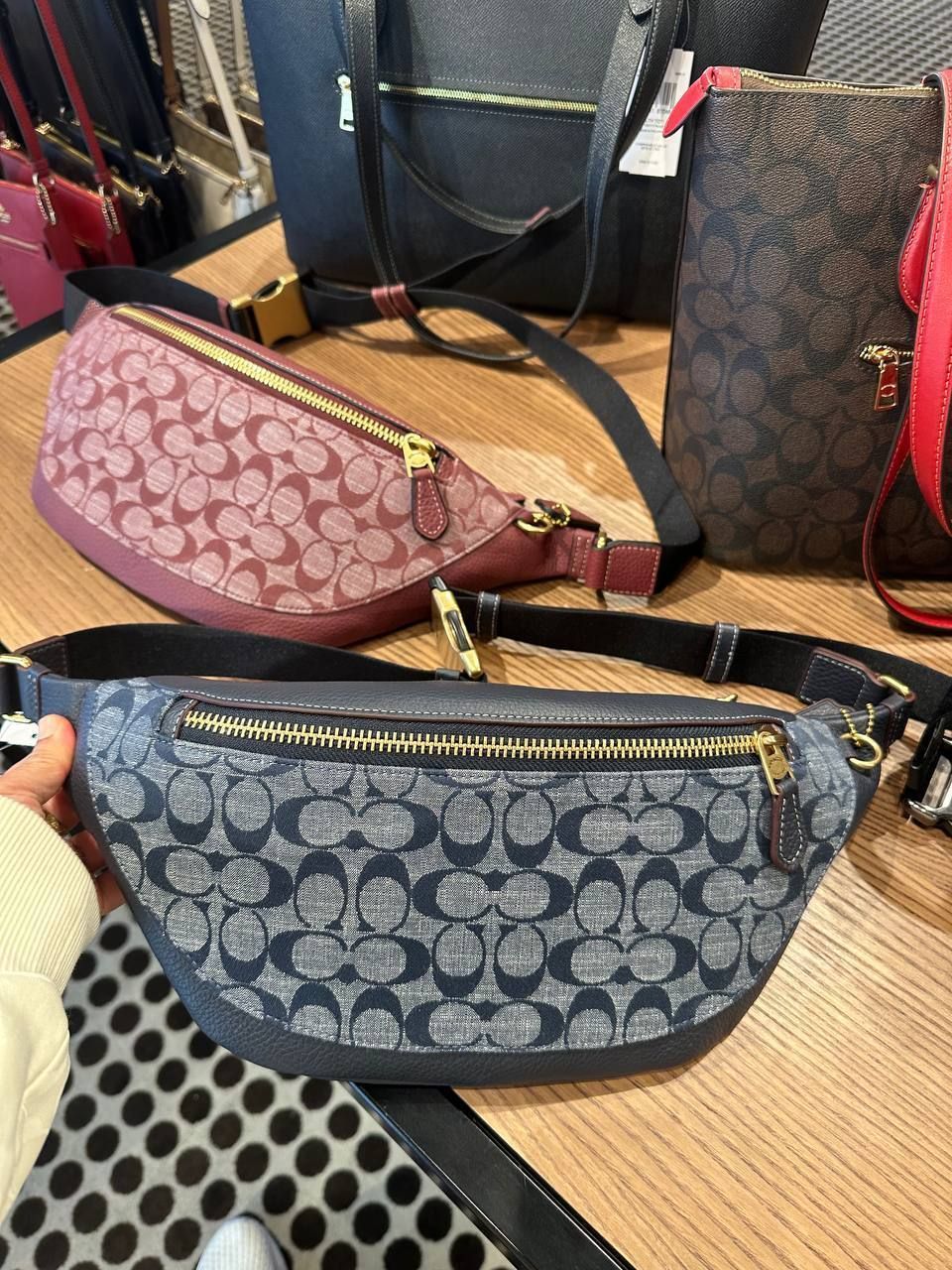 Coach デニム シグネチャー ベルトバッグ ユニセックス 関送料込 Coach デニム シグネチャー ベルトバッグ ユニセックス 関送料込