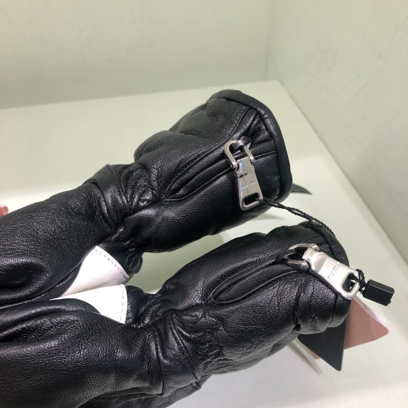 6万取引突破☆UPS速達便利用┃MIUMIU_5GG149 2DP2_グローブ