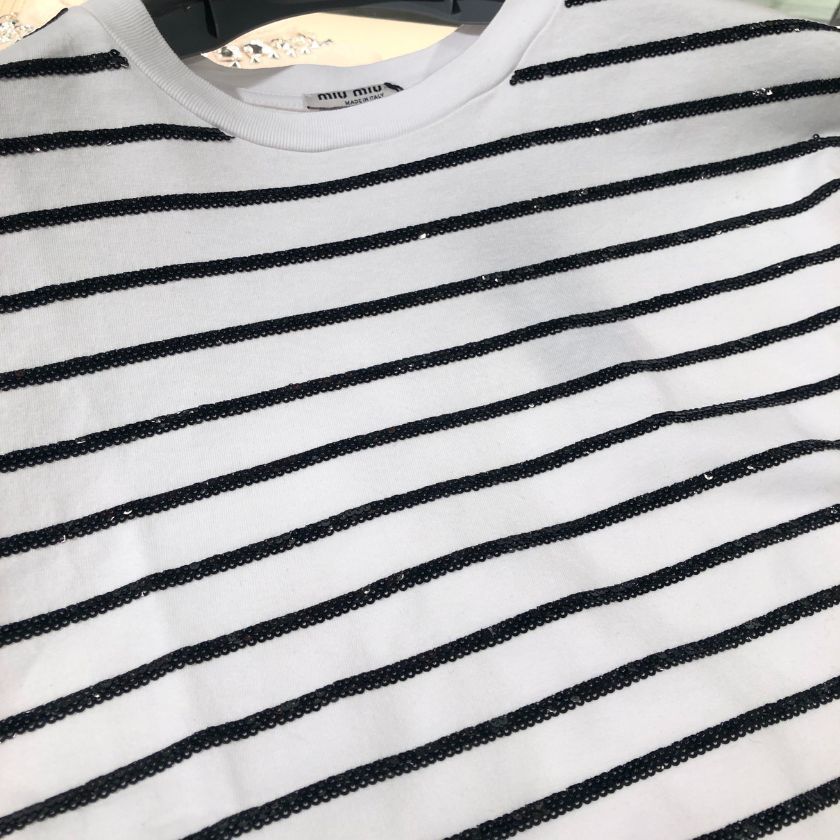 6万取引突破★UPS速達便利用！【MIUMIU】MJL794 1ZSB_Tシャツ 6万取引突破☆UPS速達便利用！【MIUMIU】MJL794 1ZSB_Tシャツ
