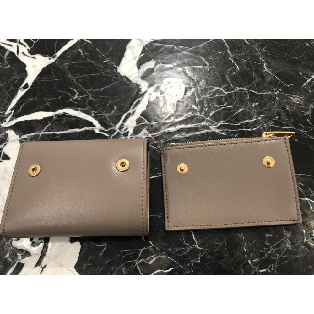 本物保証/CELINE コンパクトウォレット トリオンフ 人気 (CELINE
