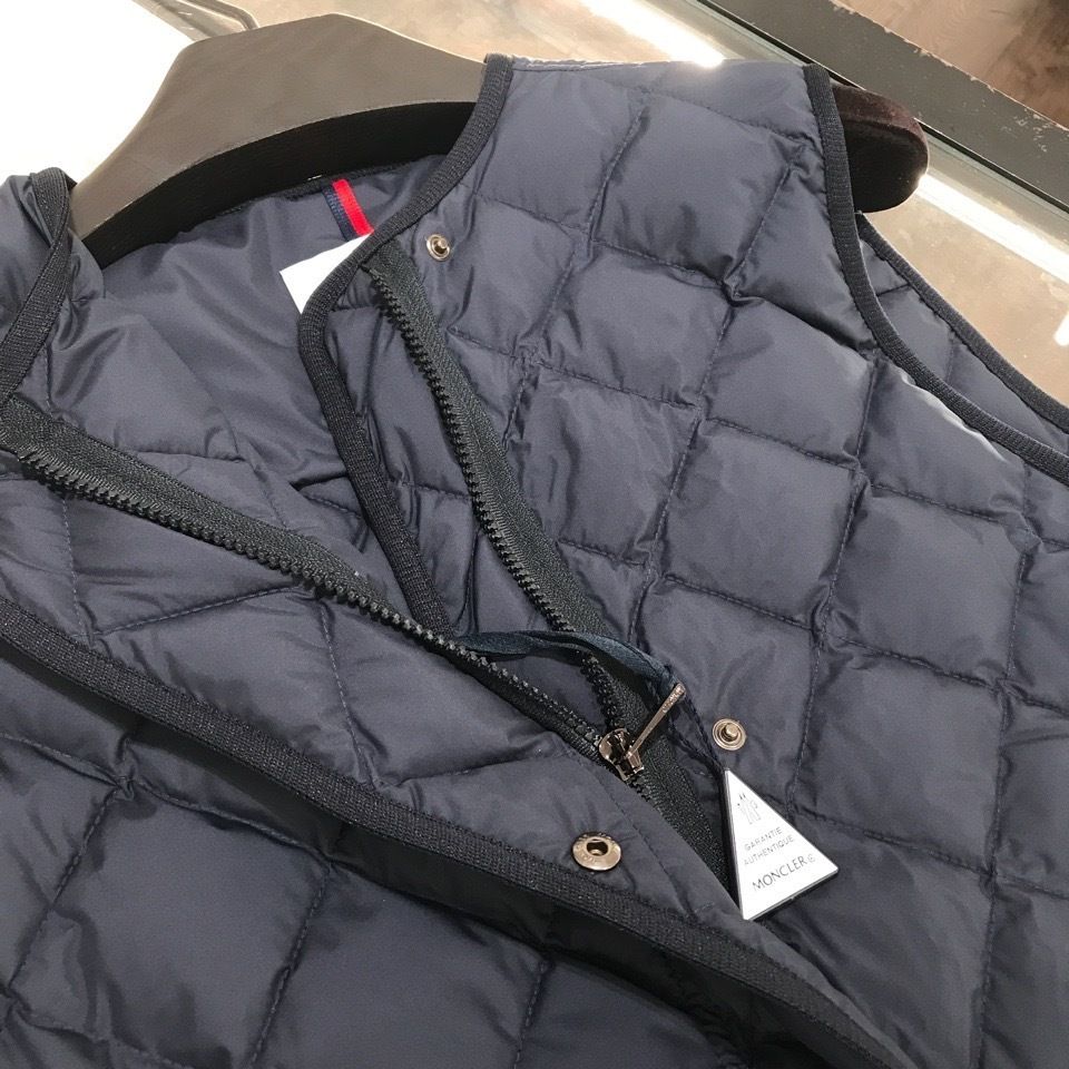 パリ直営店買付【MONCLER】Butor大人気ロングダウンベスト☆２色 パリ直営店買付【MONCLER】Butor大人気ロングダウンベスト☆2色