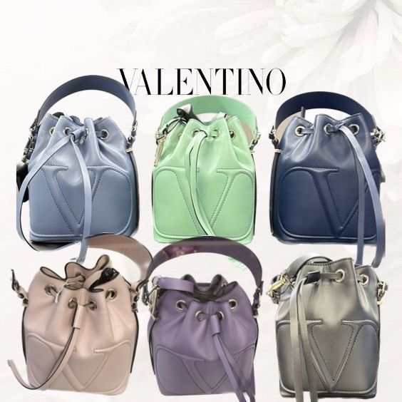 Valentino【関税込】VLOGO WALK スモール ショッピングバッグ Valentino Garavani VLogo Walk Crossbody Bag Pink Calf
