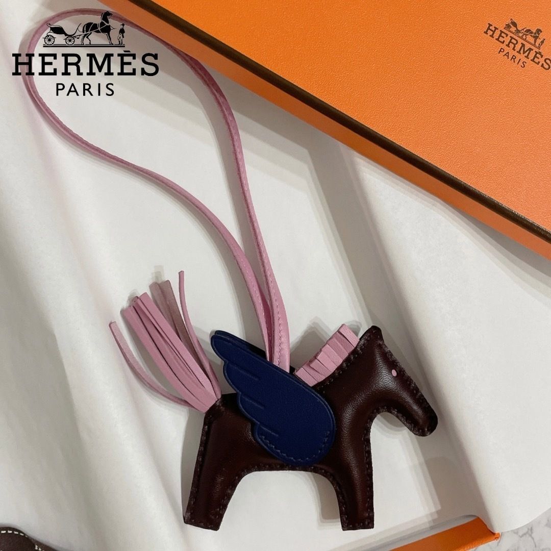 【話題沸騰アイテム】HERMES ペガサスチャーム 入手困難カラー 入手困難】HERMES ペガサス チャーム
